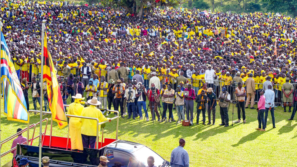 PRESIDENT MUSEVENI URGES ARUA TO STAND UNITED WITHNRM, PROMISES MORE DEVELOPMENT